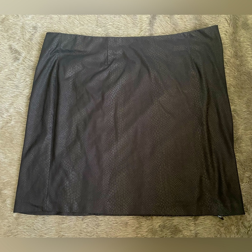 Women’s Plus Size Faux Snakeskin Mini Skirt ( 24 )